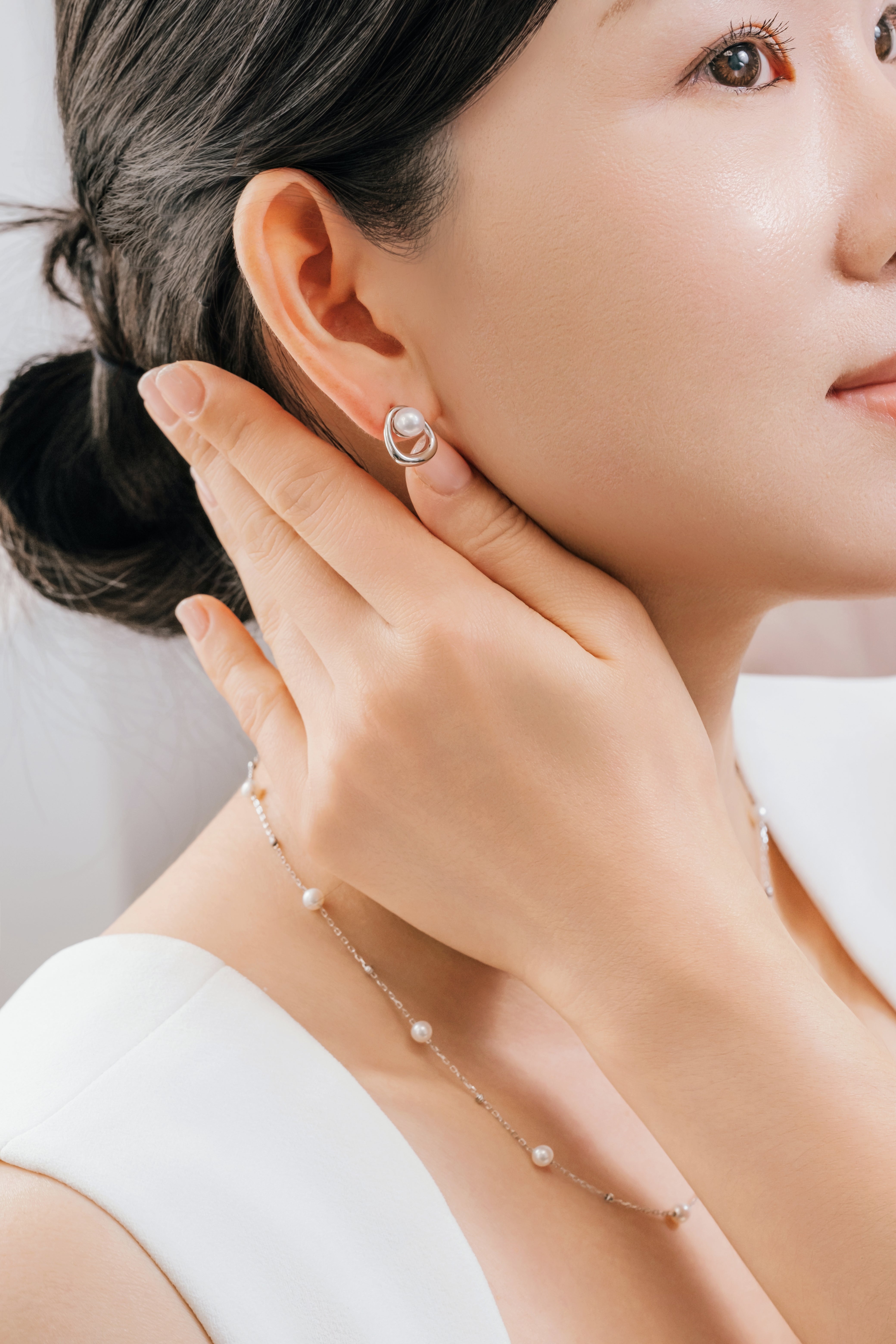 Orbit Pearl Earrings