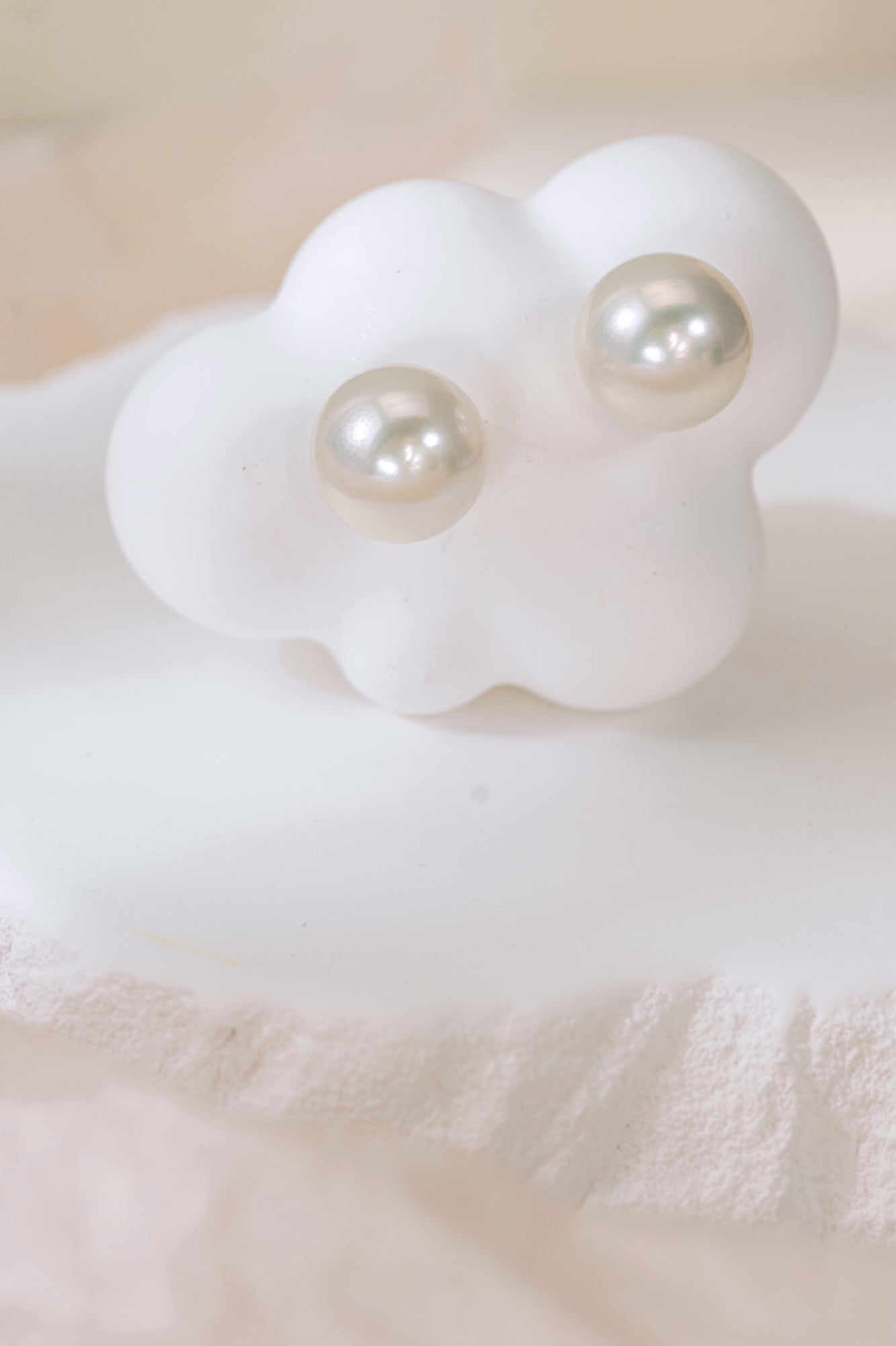 10-11mm Edison Pearl Ear Studs