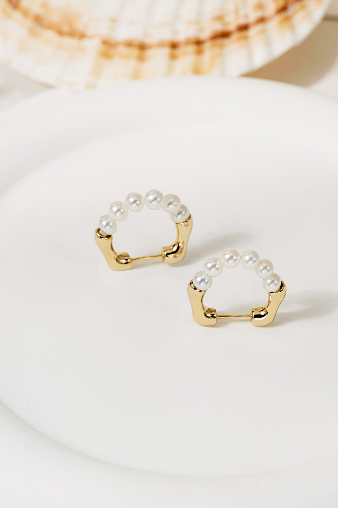 Link Pearl Hoop Earrings