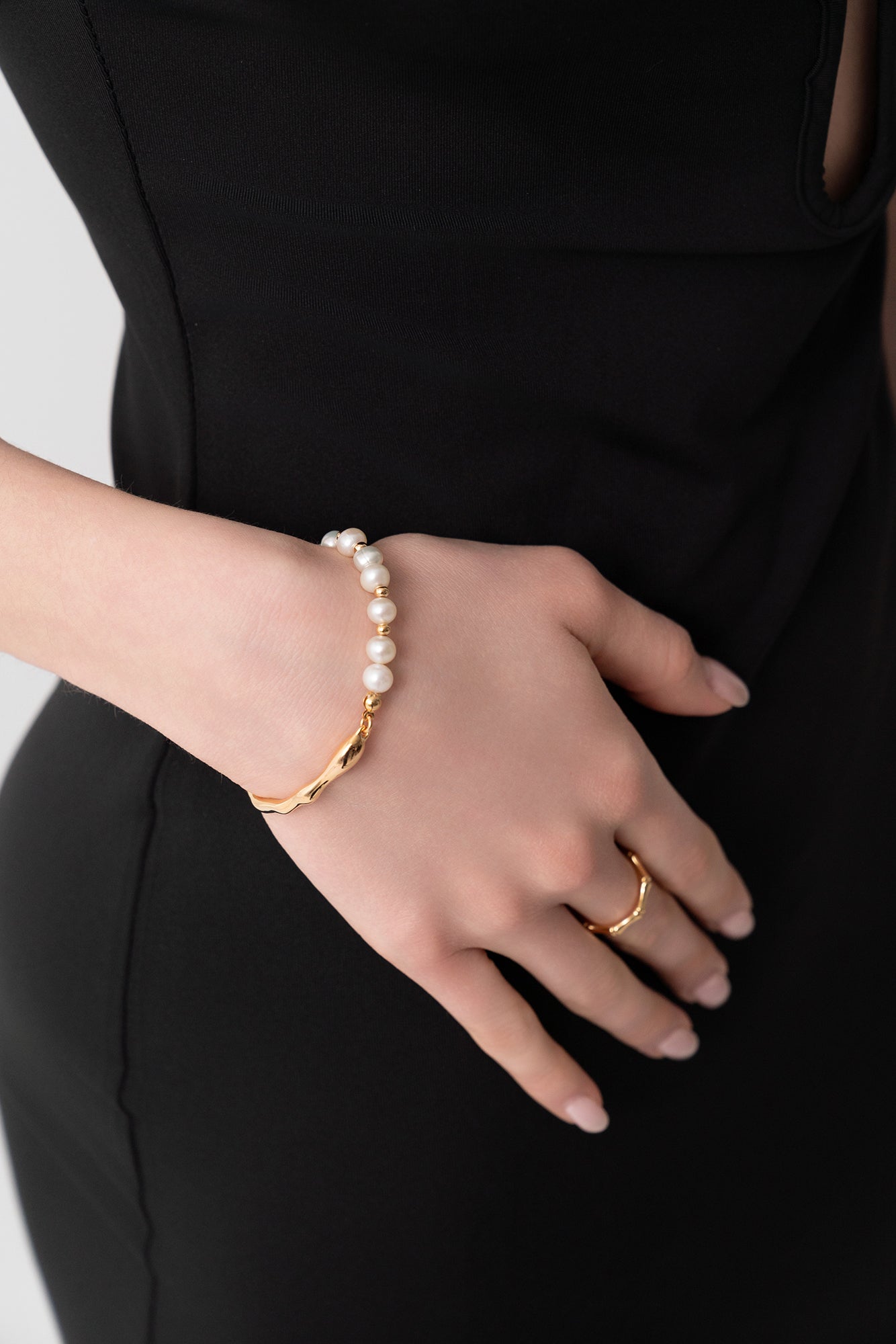 Stem Freshwater Pearl Bracelet
