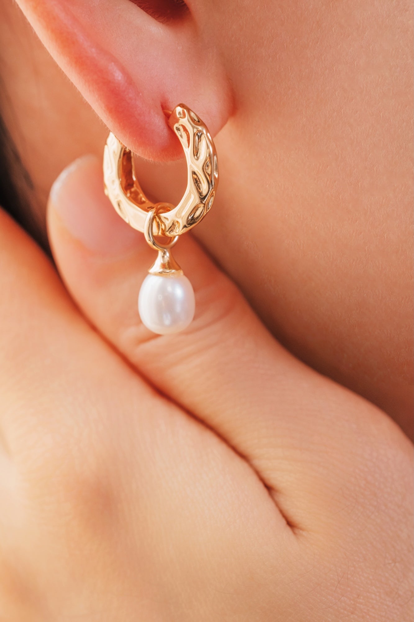 Luna Ripple Pearl Earrings