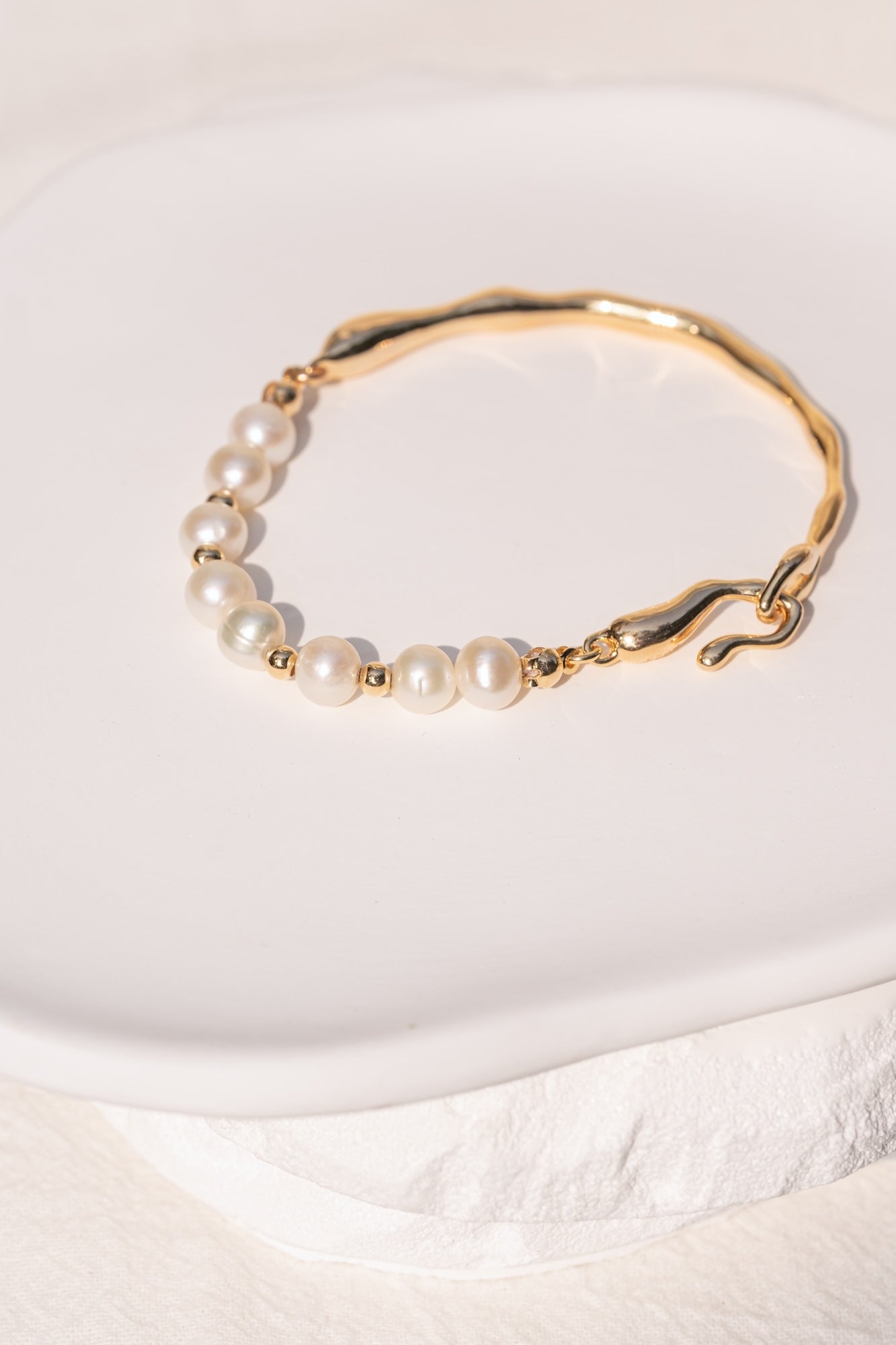 Stem Freshwater Pearl Bracelet