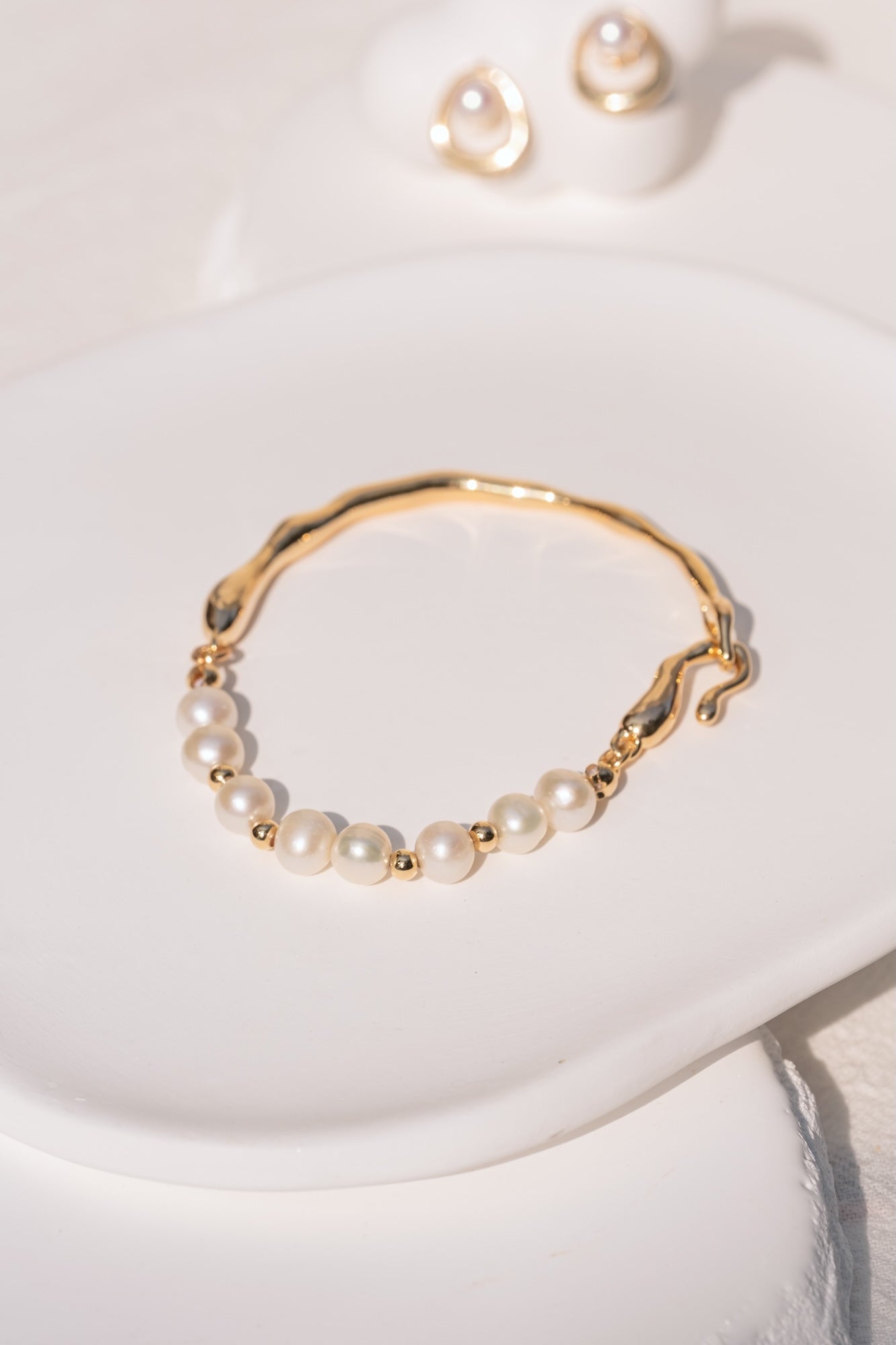 Stem Freshwater Pearl Bracelet