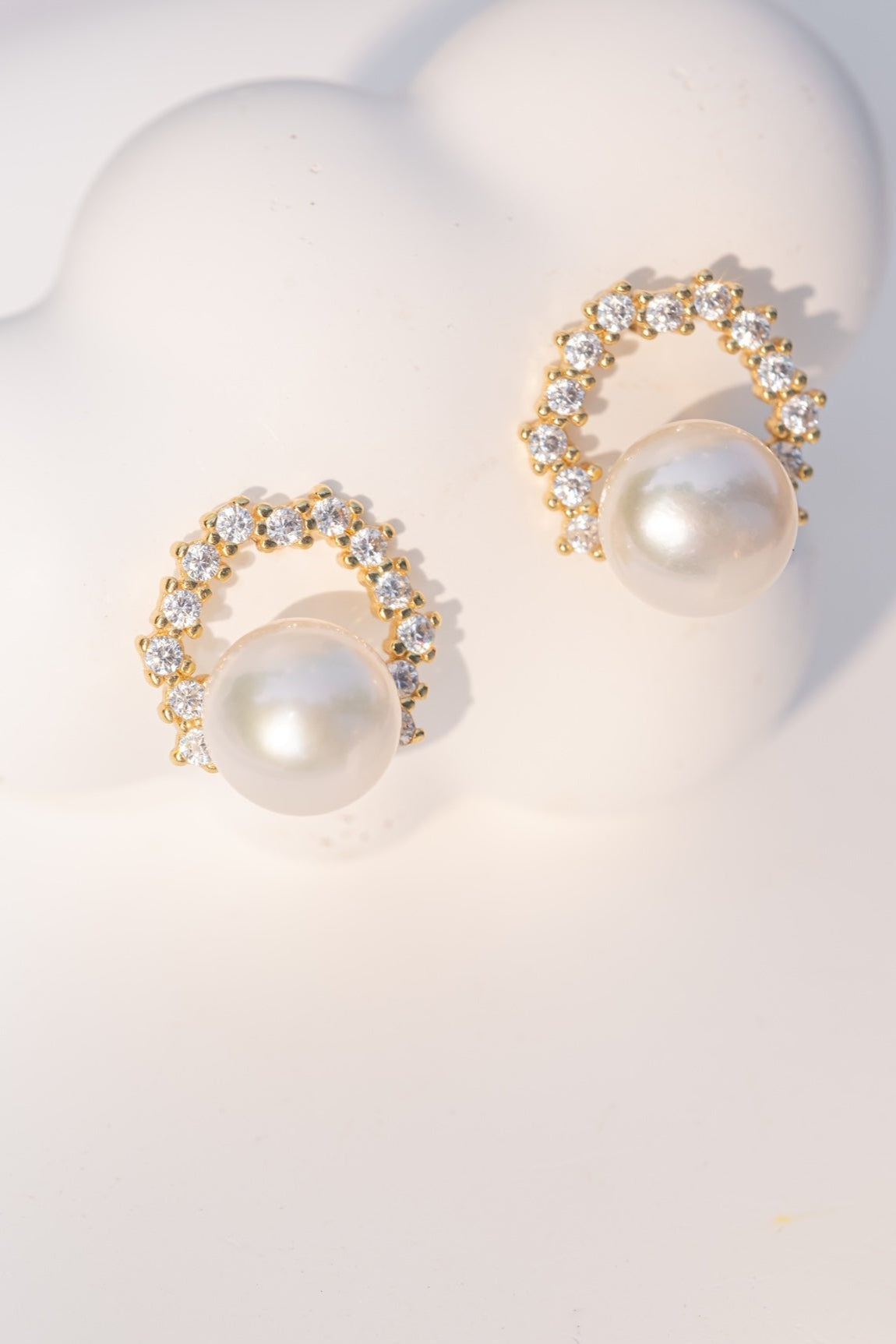 Starlight Button Pearl Ear Studs