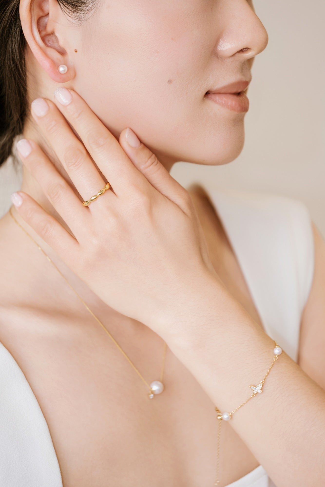 5.5-6mm Akoya Pearl Ear Studs 18K Gold