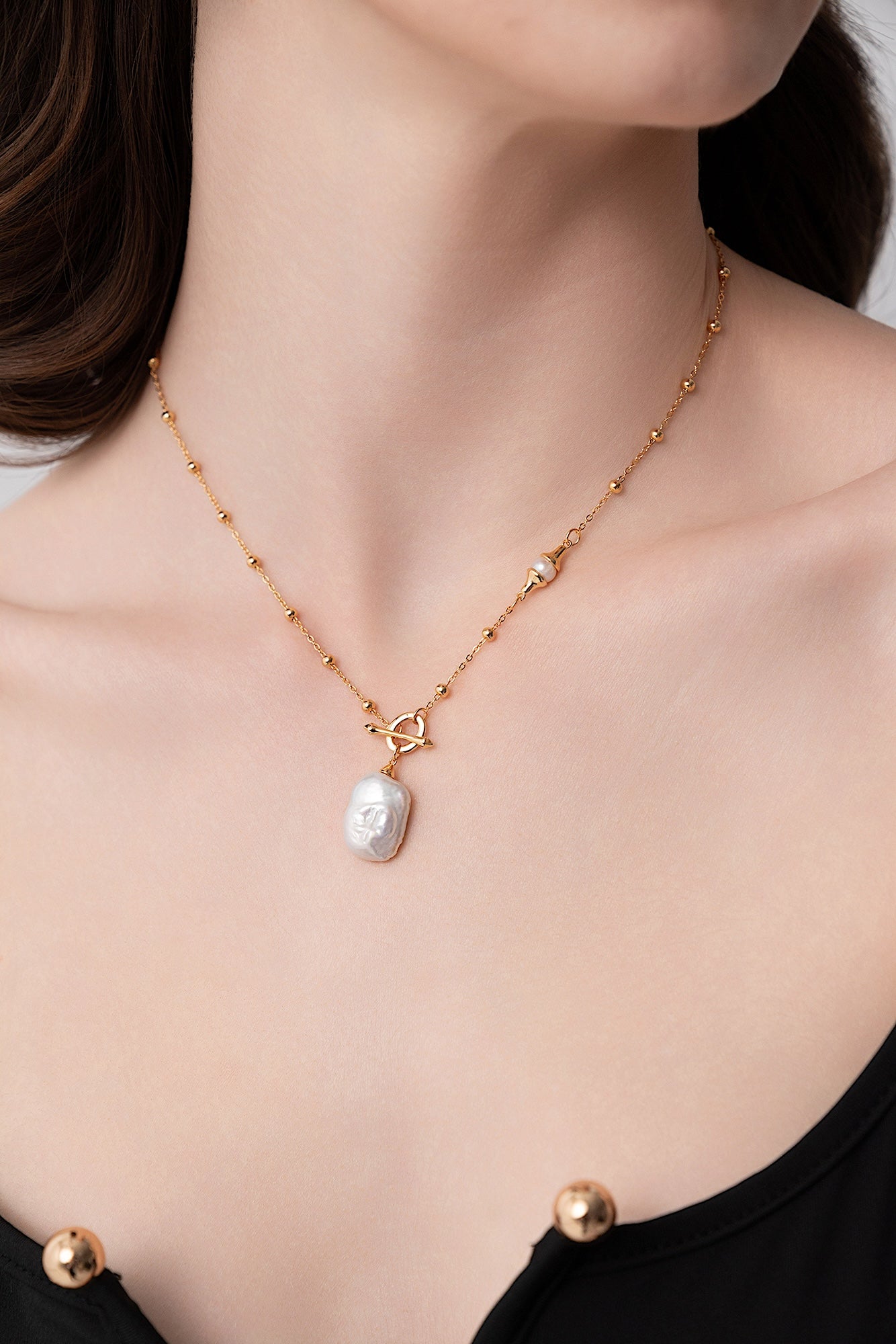 Golden Drift Baroque Pearl Necklace